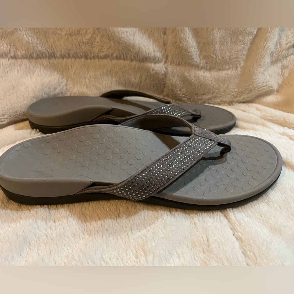 Vionic Tide Rhinestone Pewter Grey Sandals  Flip Flops Womens Size 11 EUC
